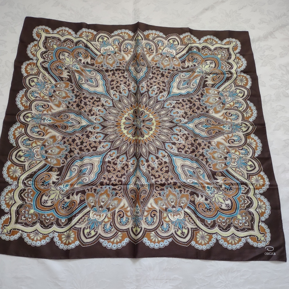 Oscar silk scarf paisley Medallion Print